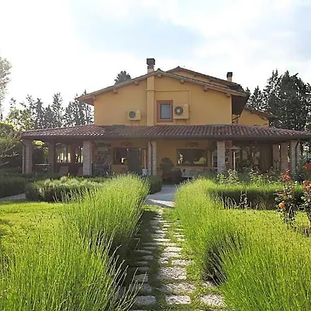 E San Crispino Farm stay *