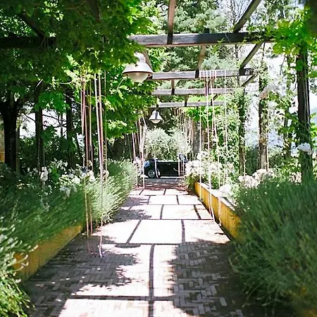 E San Crispino Farm stay
